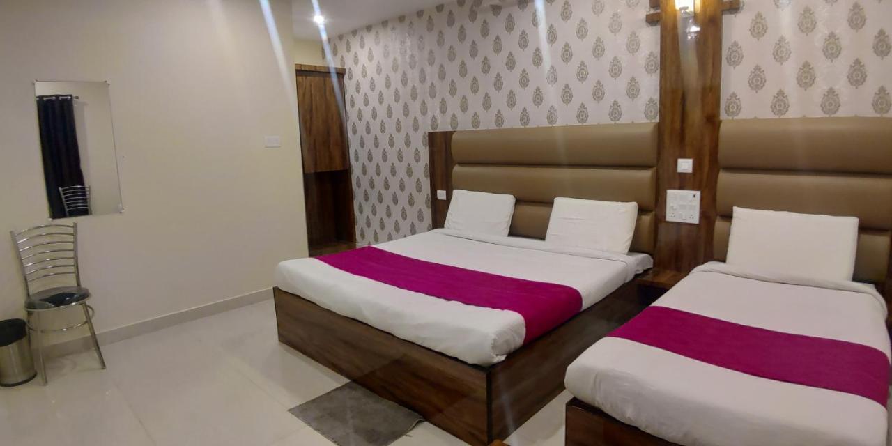 City Hotel Аллахабад Экстерьер фото