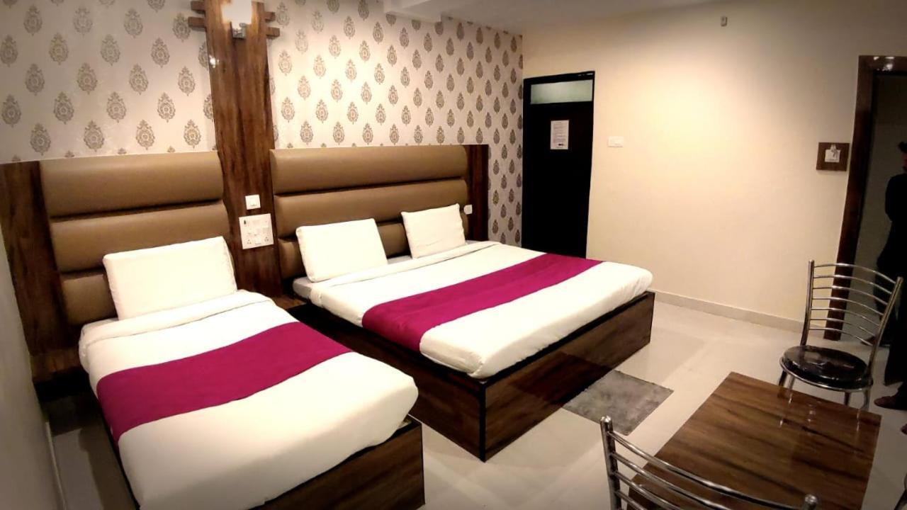 City Hotel Аллахабад Экстерьер фото