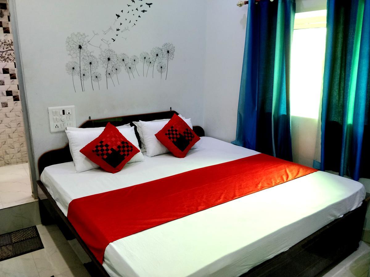 City Hotel Аллахабад Экстерьер фото