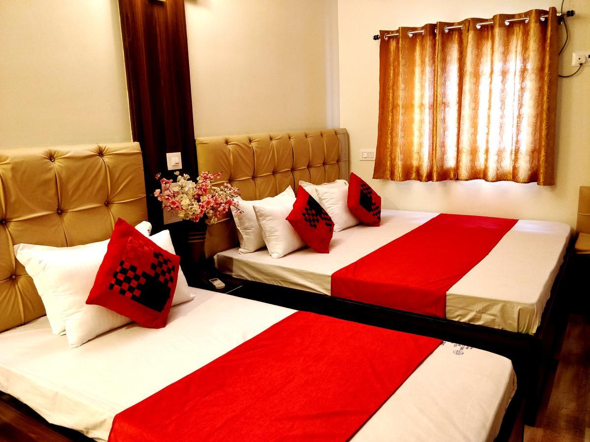 City Hotel Аллахабад Экстерьер фото