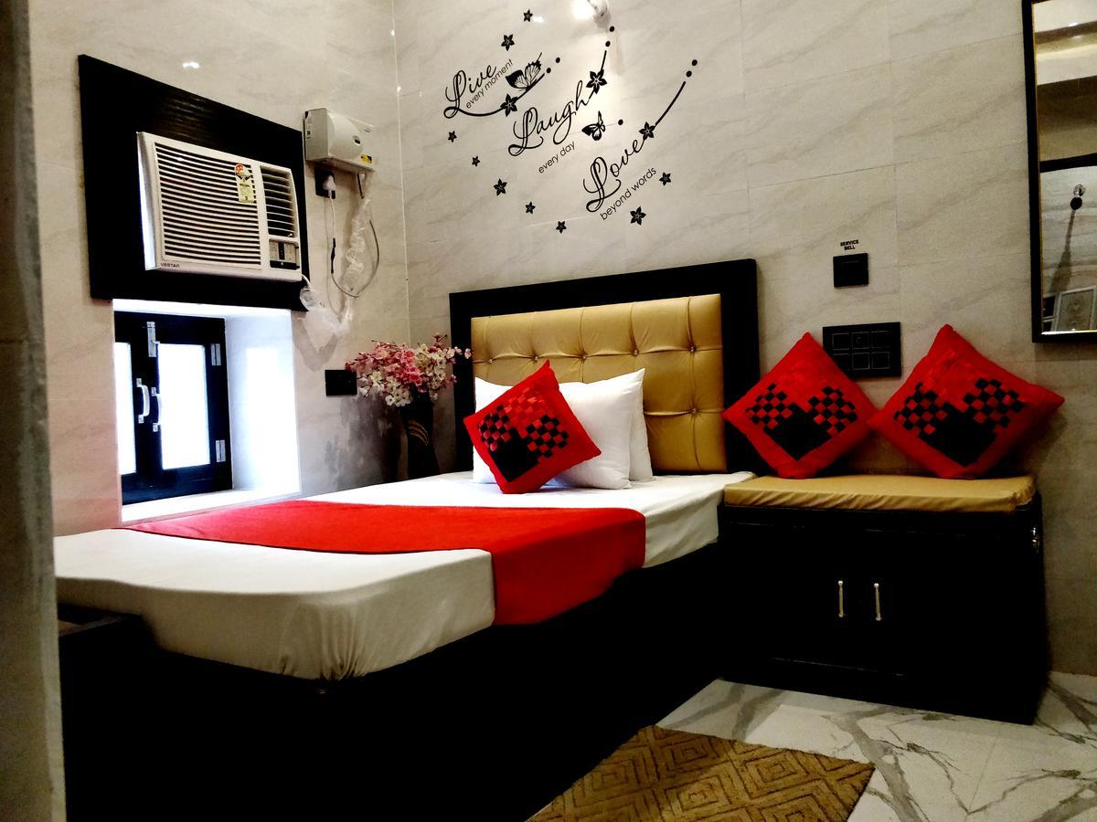 City Hotel Аллахабад Экстерьер фото