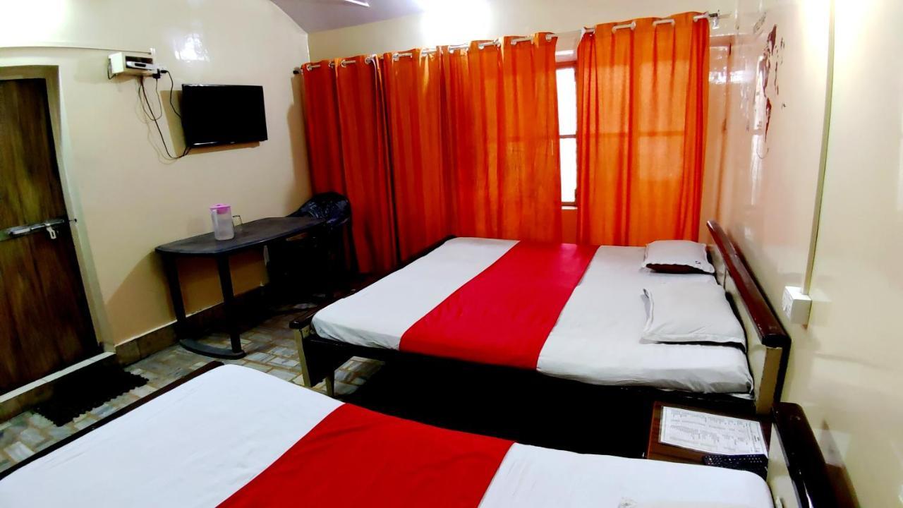 City Hotel Аллахабад Экстерьер фото