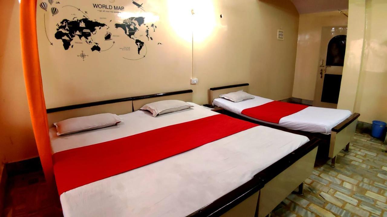 City Hotel Аллахабад Экстерьер фото