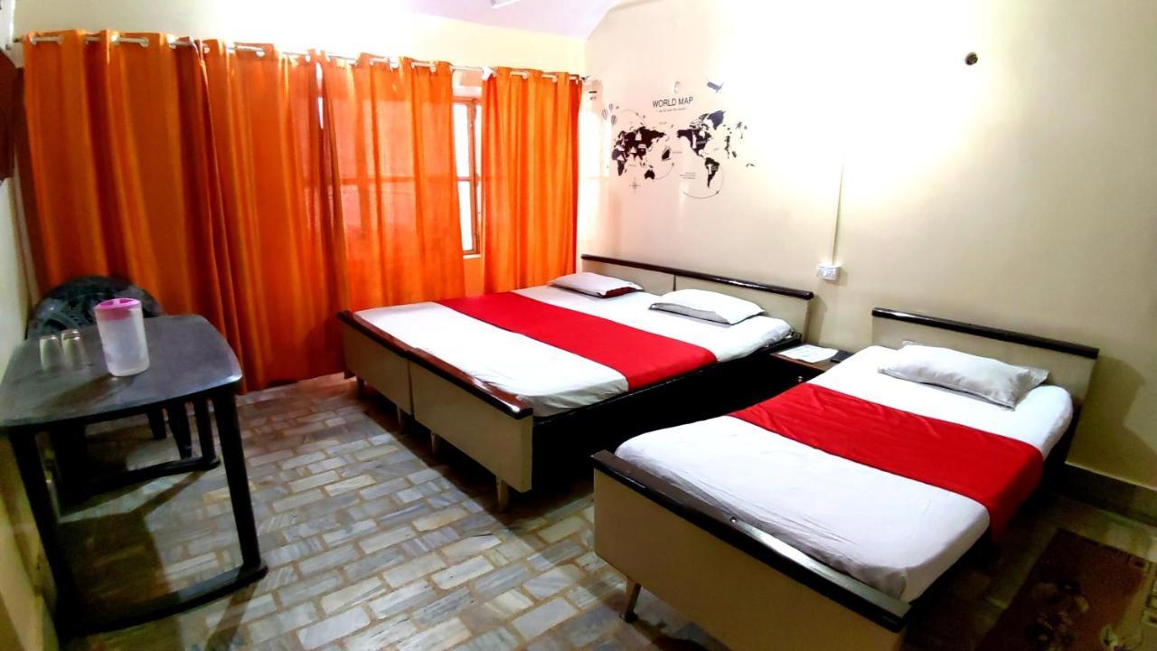 City Hotel Аллахабад Экстерьер фото