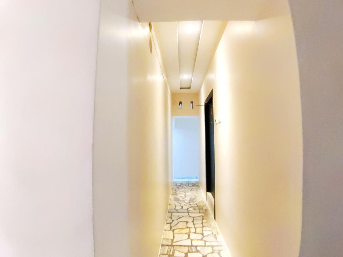 City Hotel Аллахабад Экстерьер фото