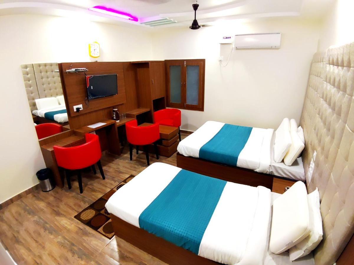 City Hotel Аллахабад Экстерьер фото
